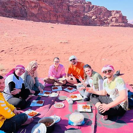 Wadi Rum Bubble Camp & Tour Extérieur photo