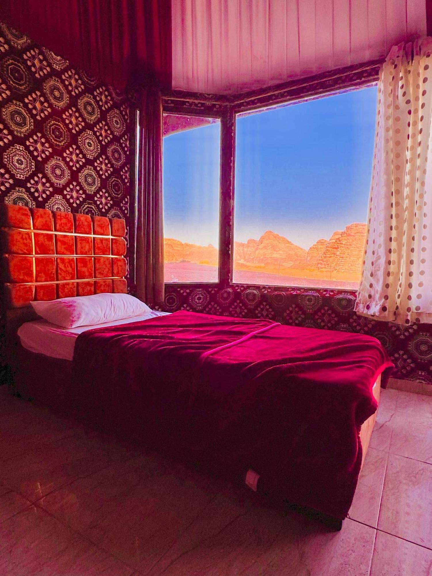 Wadi Rum Bubble Camp & Tour Extérieur photo