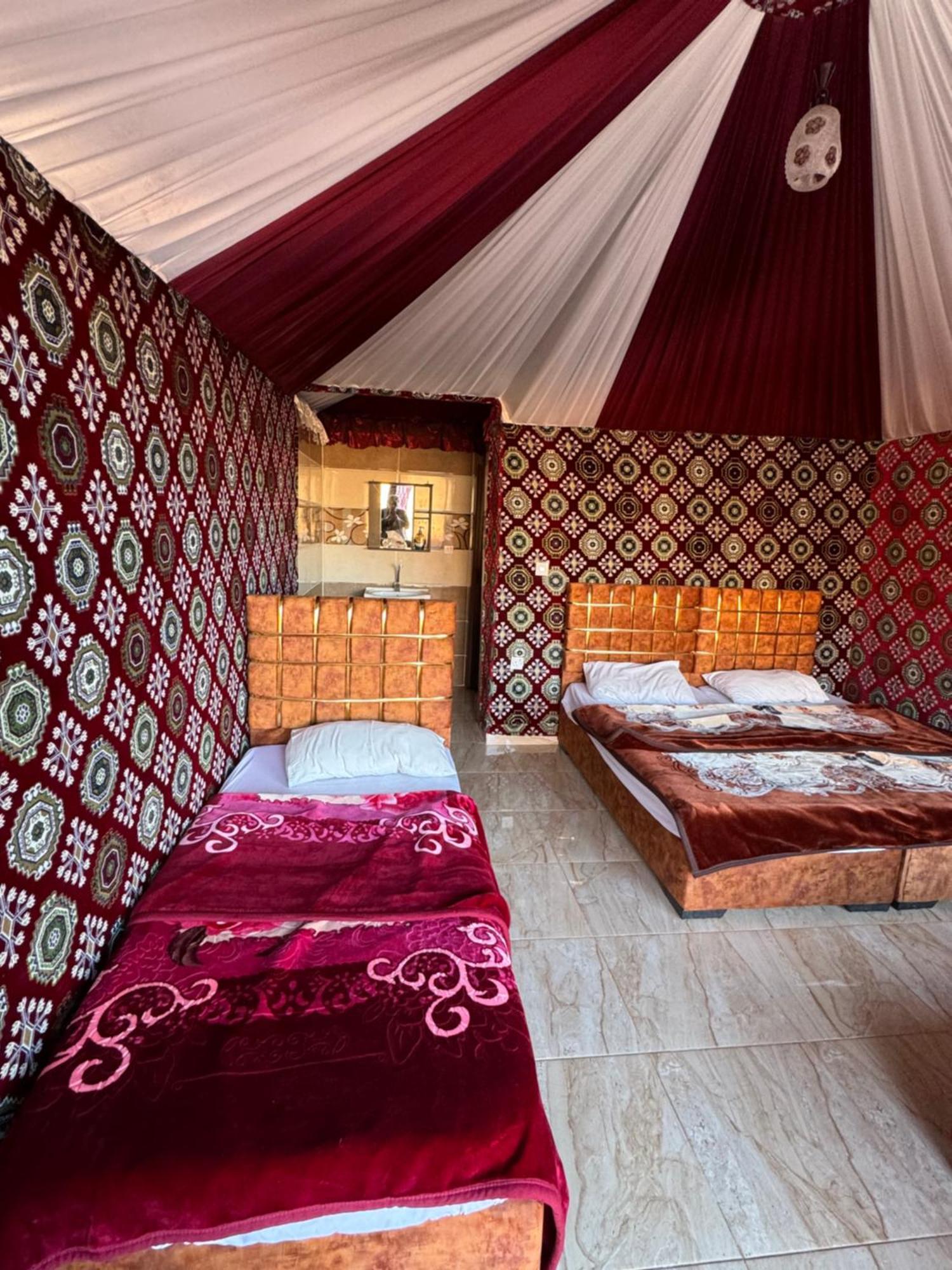 Wadi Rum Bubble Camp & Tour Extérieur photo