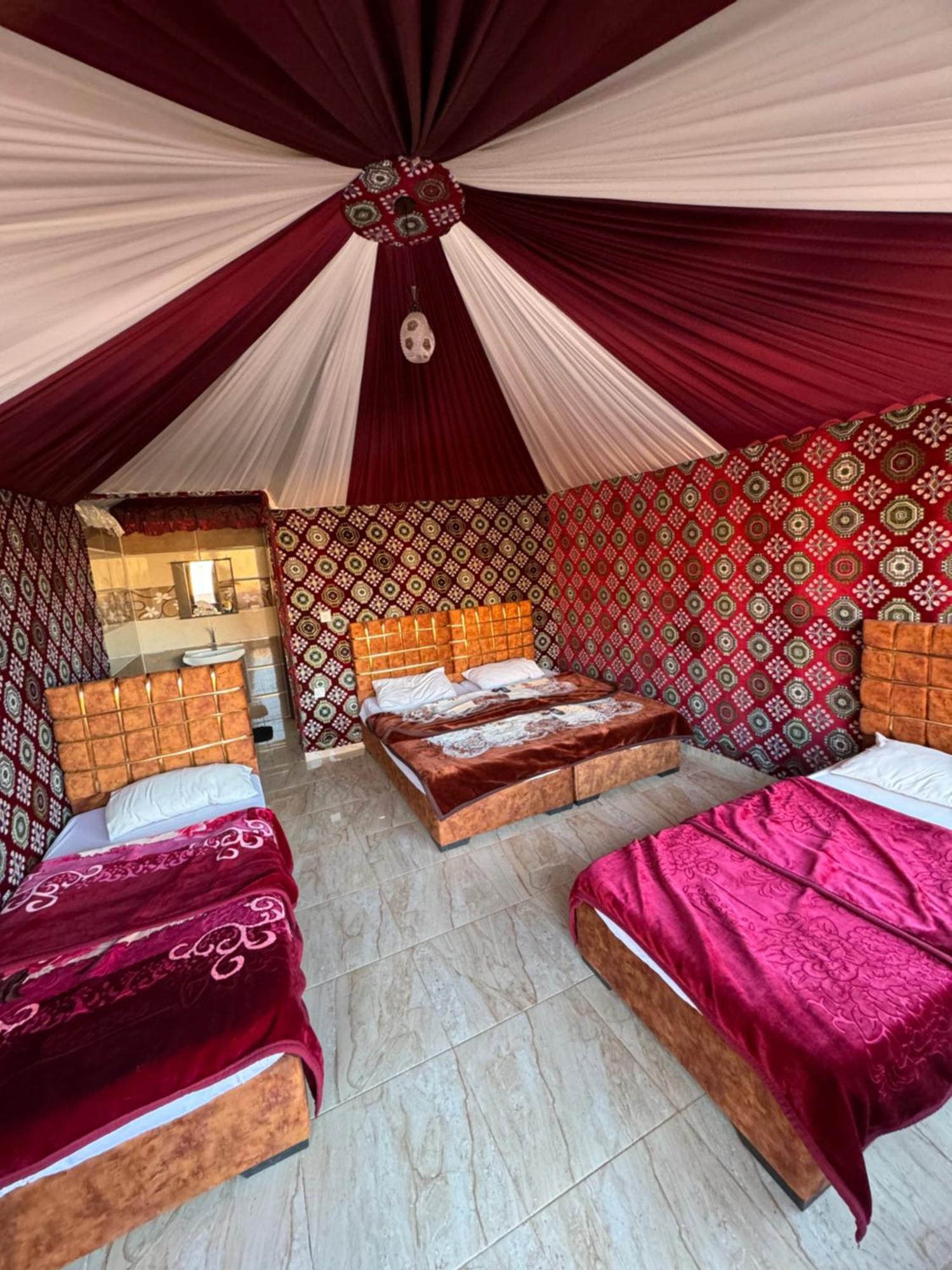 Wadi Rum Bubble Camp & Tour Extérieur photo