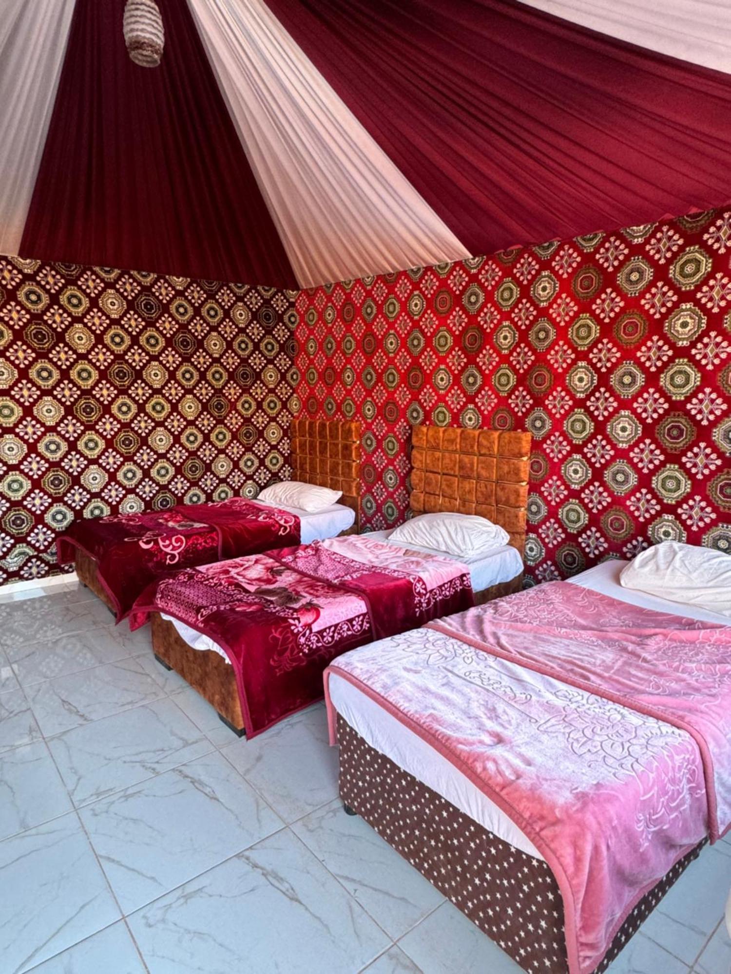 Wadi Rum Bubble Camp & Tour Extérieur photo