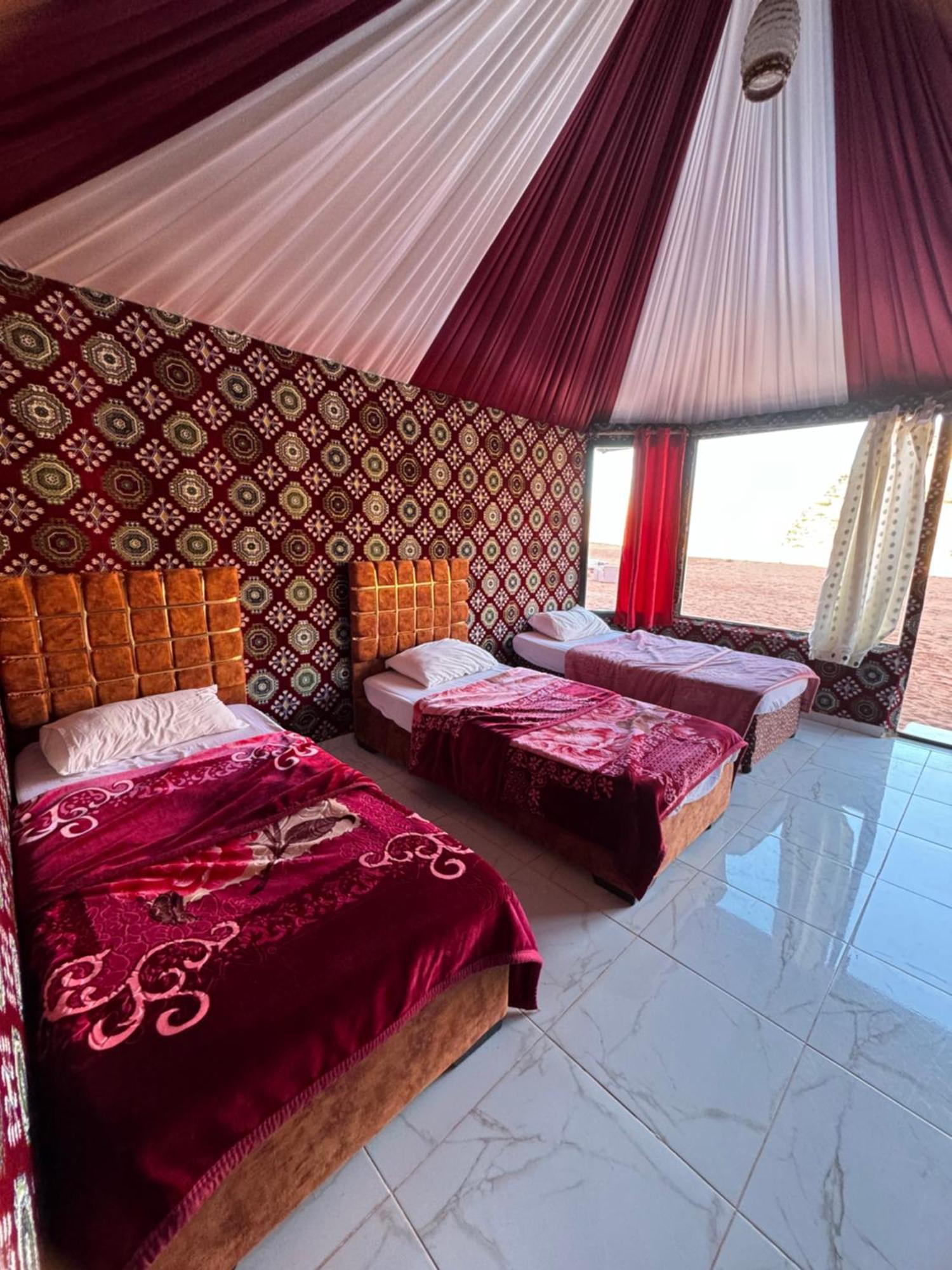 Wadi Rum Bubble Camp & Tour Extérieur photo