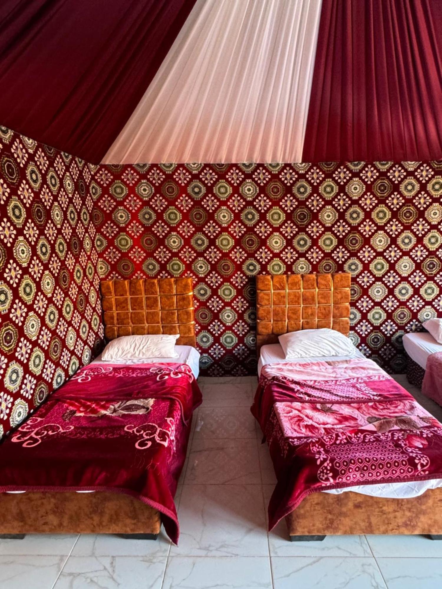 Wadi Rum Bubble Camp & Tour Extérieur photo