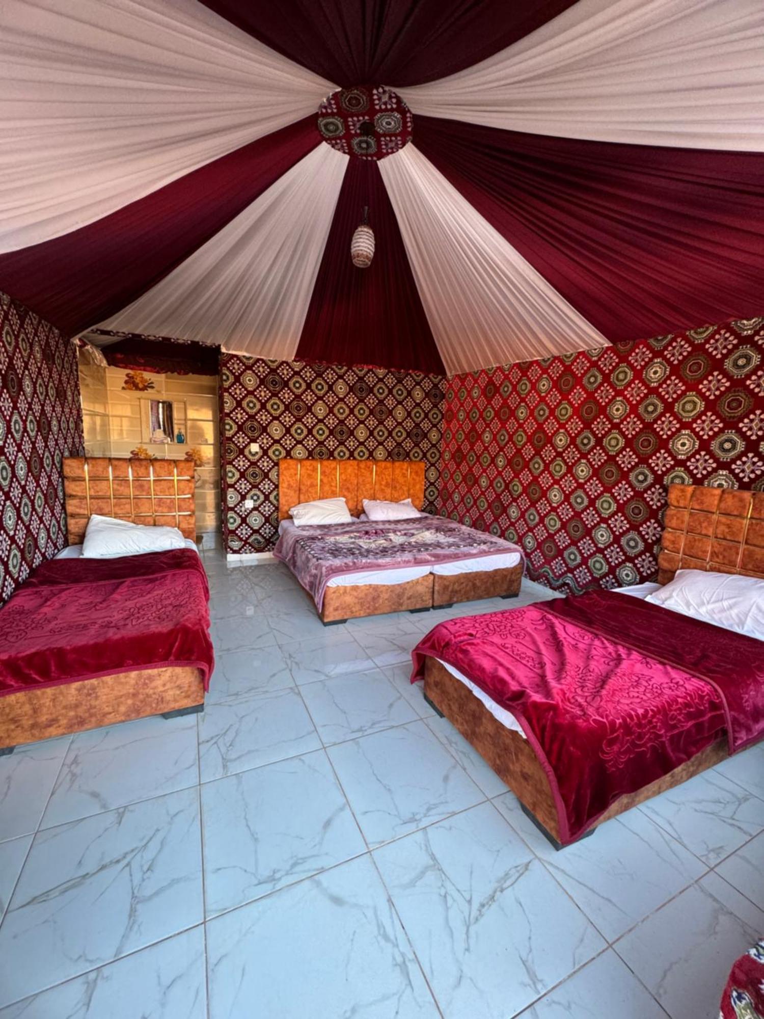 Wadi Rum Bubble Camp & Tour Extérieur photo