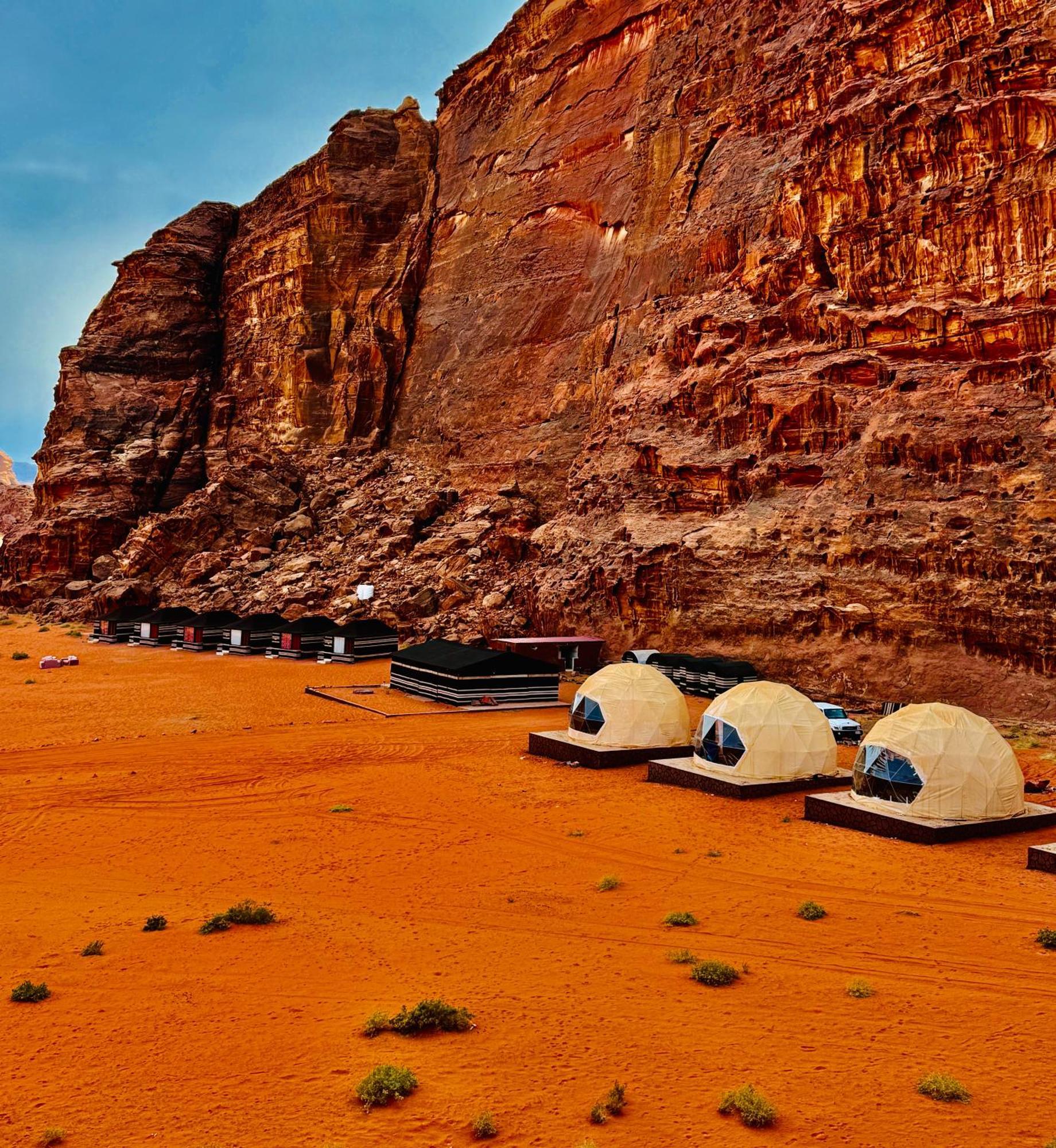 Wadi Rum Bubble Camp & Tour Extérieur photo