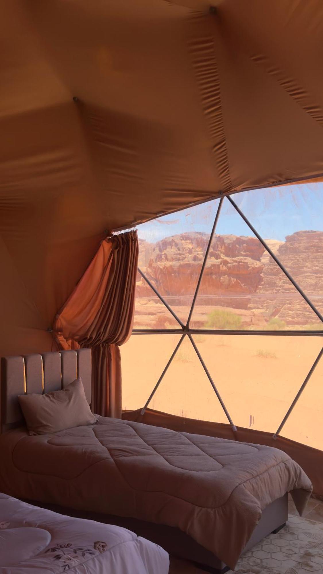 Wadi Rum Bubble Camp & Tour Extérieur photo
