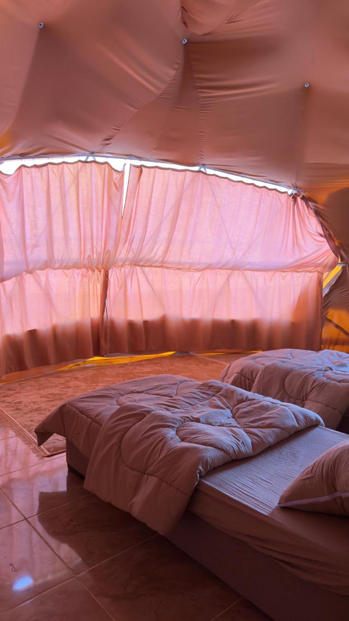 Wadi Rum Bubble Camp & Tour Extérieur photo