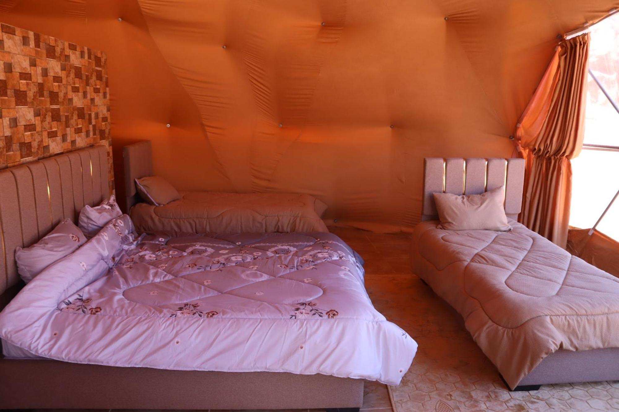 Wadi Rum Bubble Camp & Tour Extérieur photo