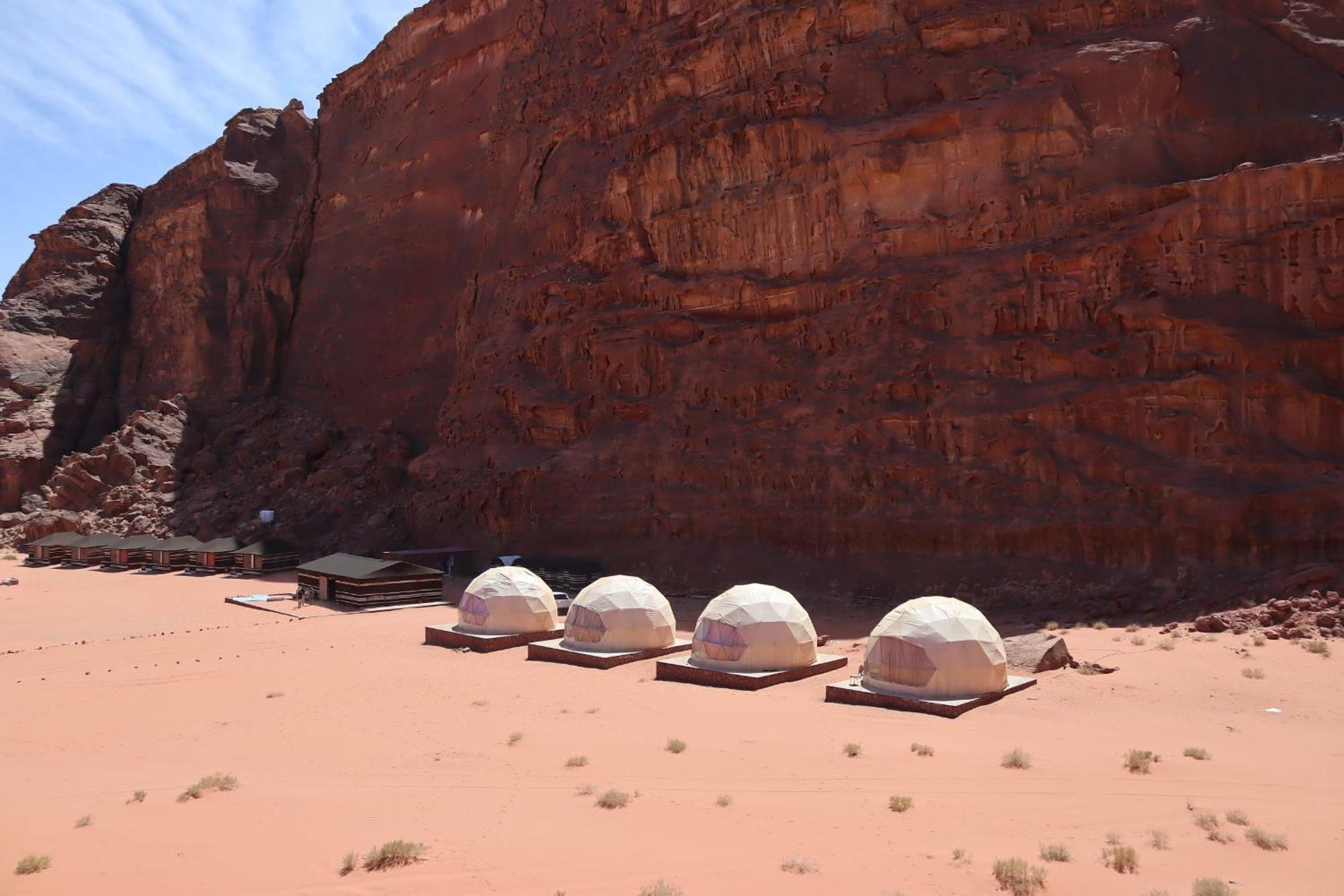 Wadi Rum Bubble Camp & Tour Extérieur photo