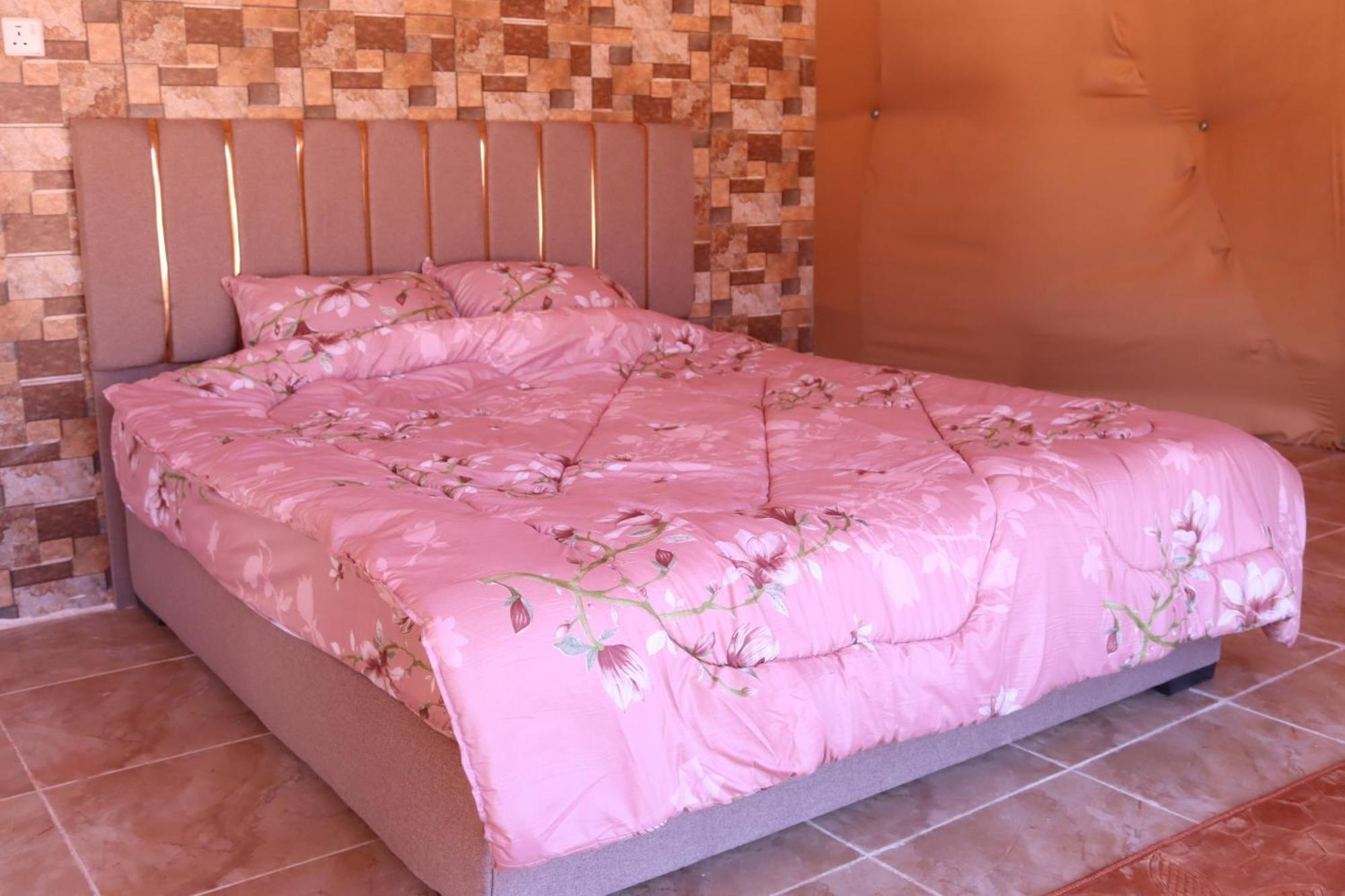 Wadi Rum Bubble Camp & Tour Extérieur photo
