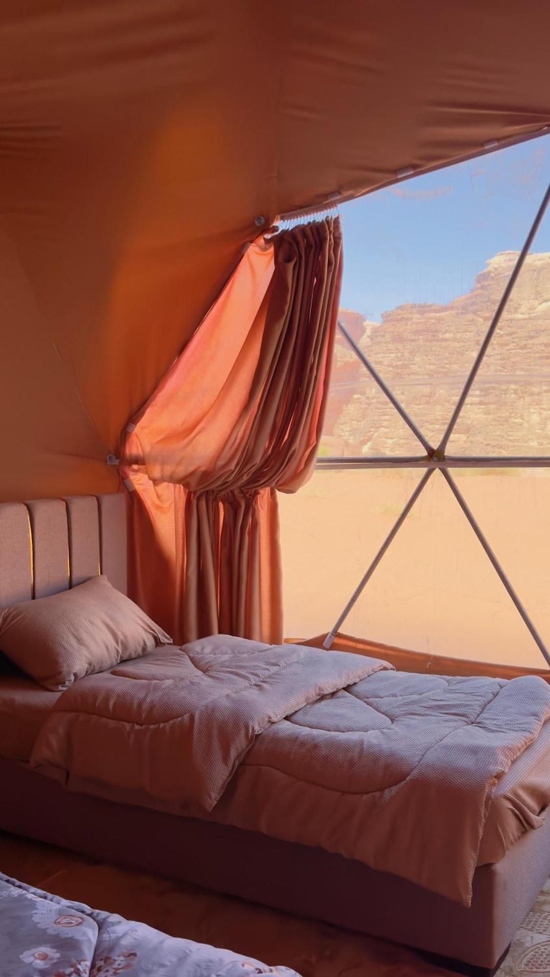 Wadi Rum Bubble Camp & Tour Extérieur photo